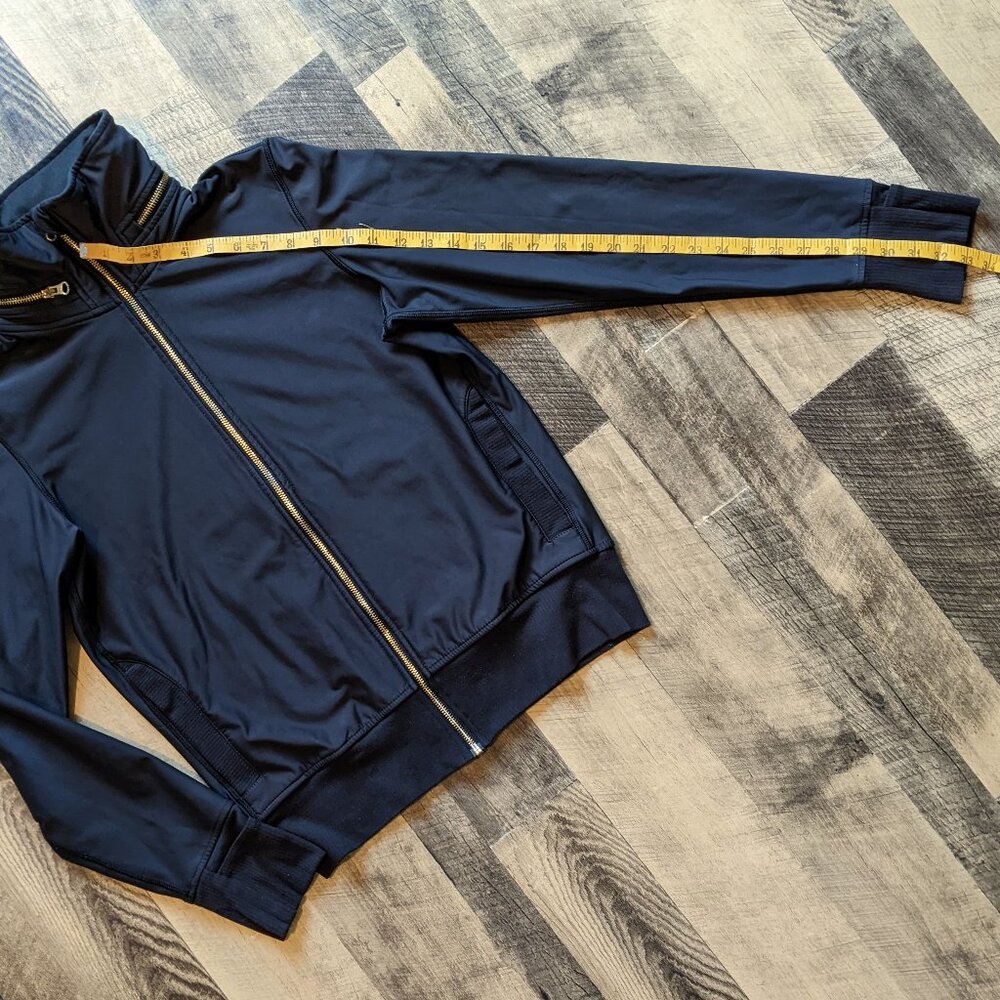 Lululemon Future Varsity Softshell Jacket w/ Stow… - image 8